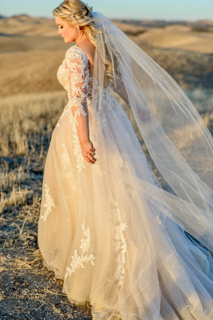 Leana Myra is a california and destination wedding photographer located in Santa Barbara Ca known for her romantic fine art and candid approach with a focus on feminine and fairytale weddings. 