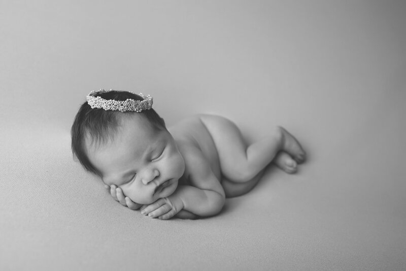 newborn photographer for elkhorn area wisconsin new moms
