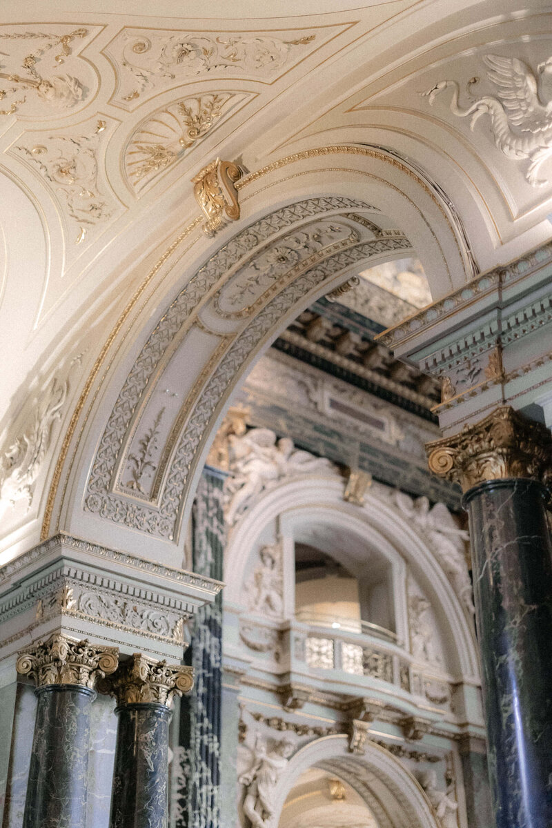 Engagement in Fine Art Museum in Vienna