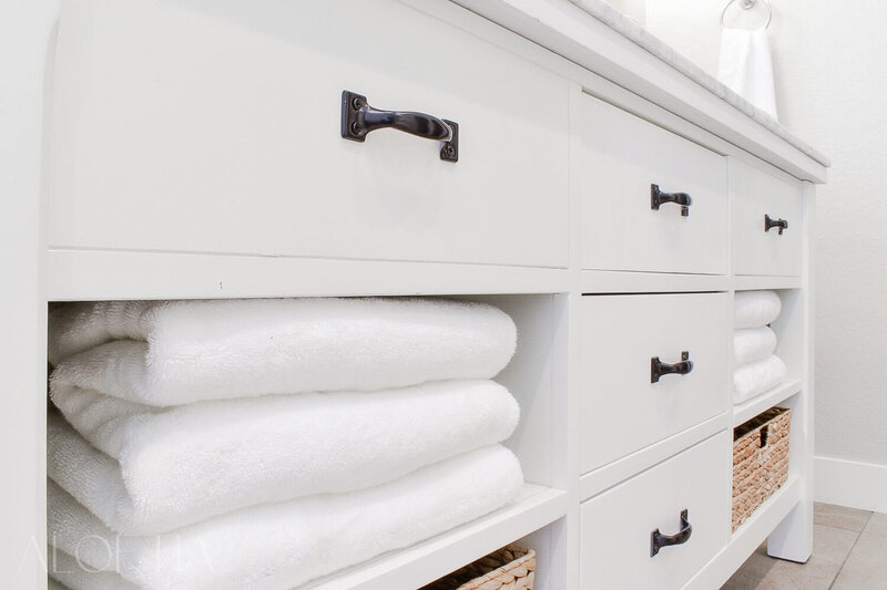 Spa-like-transitional-bathroom-double-shower-73