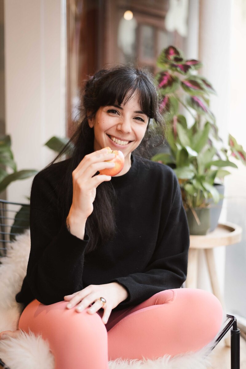 Online Health and Wellness coach for busy creatives and female entrepreneurs