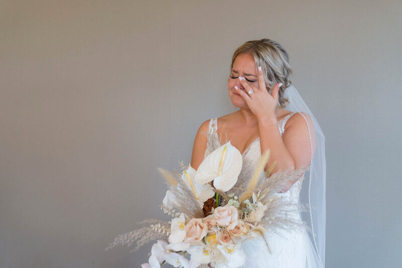 Wedding-Preparations_Harrisburg-Hershey-Lancaster-Wedding-Photographer_Photography-by-Erin-Leigh_0060