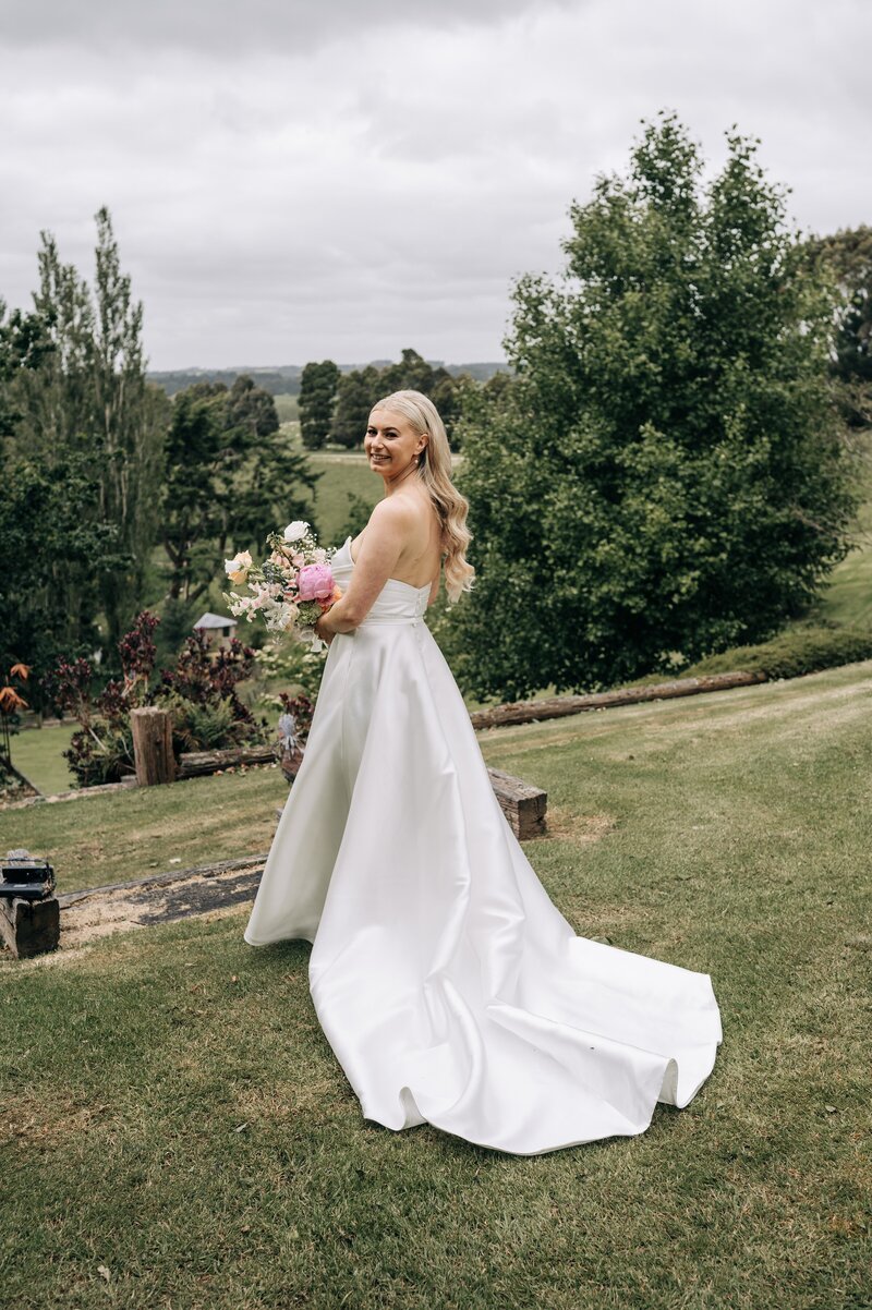bride overlooking green fields of waimumu near gore 