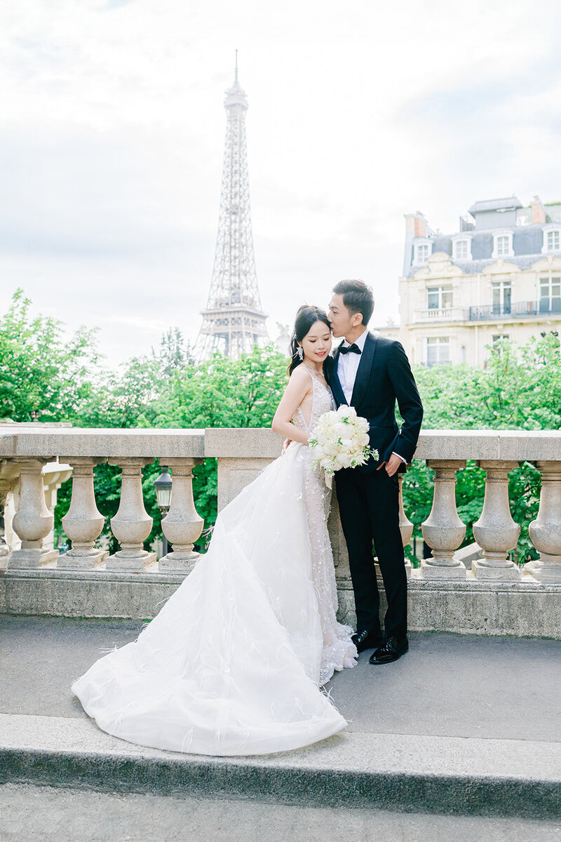 Morgane Ball Photographer pre wedding Paris photoshoot eiffel tower camoens