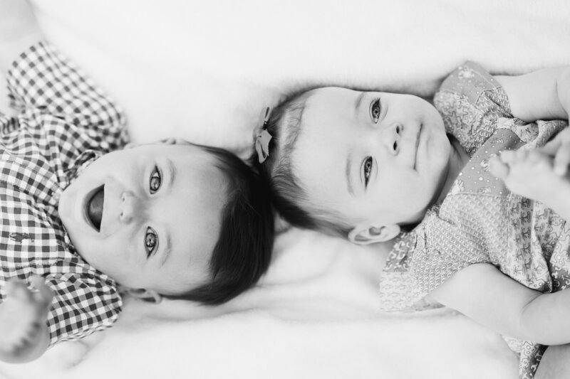 Candid Hudson Valley family photos in Newburgh with genuine smiles and connection