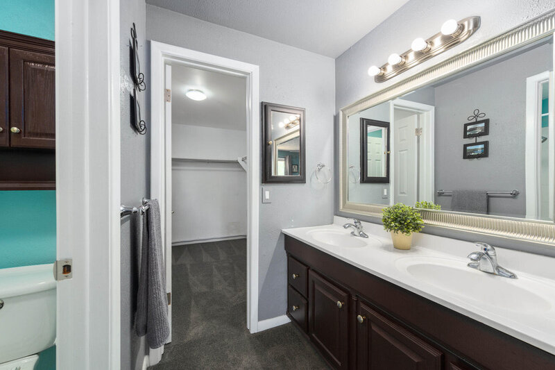 6620 W 73rd Pl-017-024-Master Bath-MLS_Size