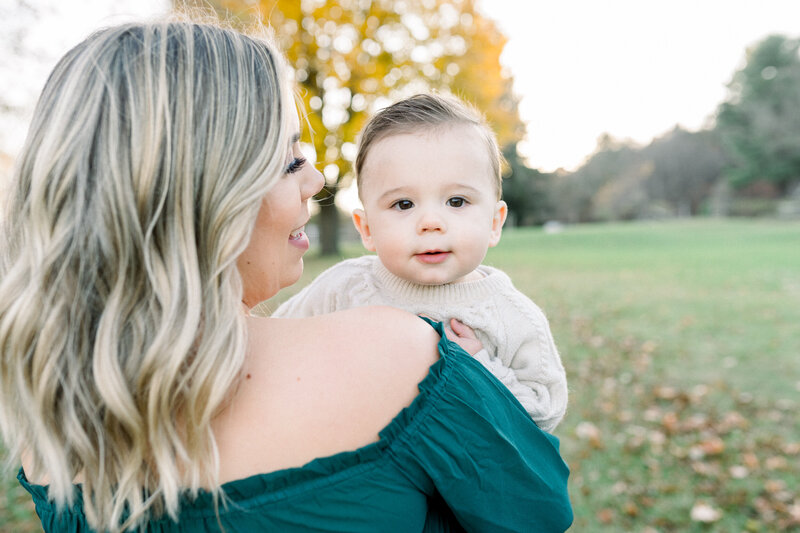 Family of 5 photos in the fall at natirar Park in Somerset NJ