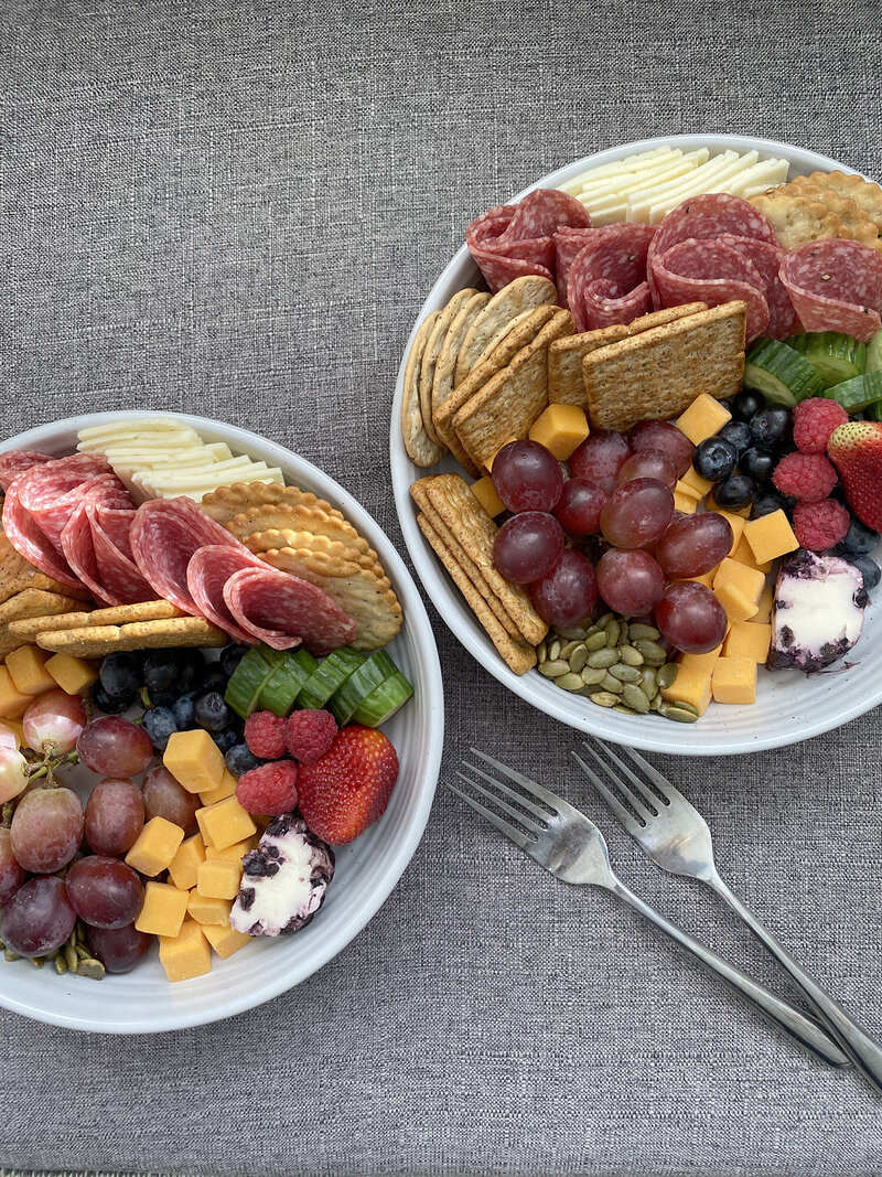 lunch-during-your-newborn-photo-shoot-louisville-ky-photographer-julie-brock