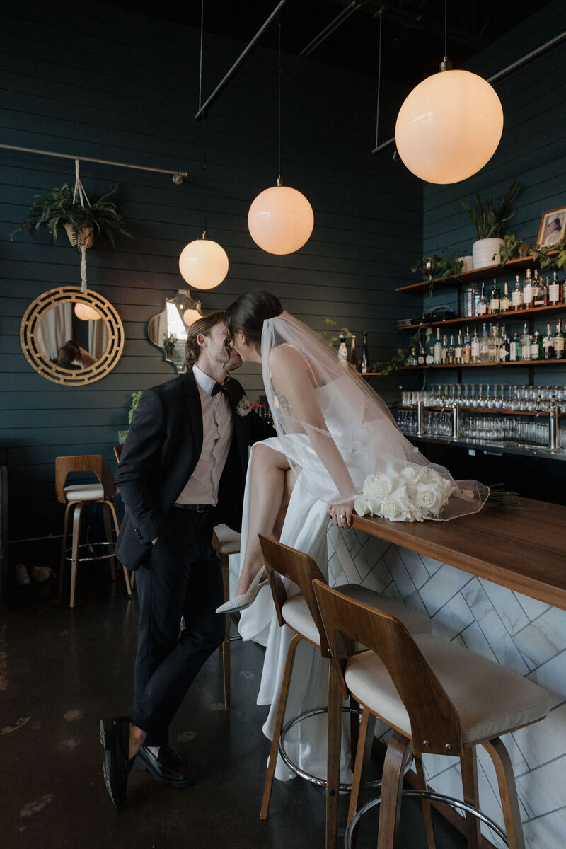 reneewalkerphoto_Oregon_Wedding_Photographer_B+N-59