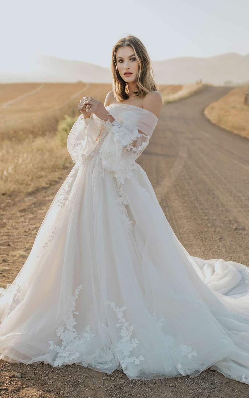 Nunziata Bridal Boutique - Sarnia, Ontario - Martina Liana 1413-1