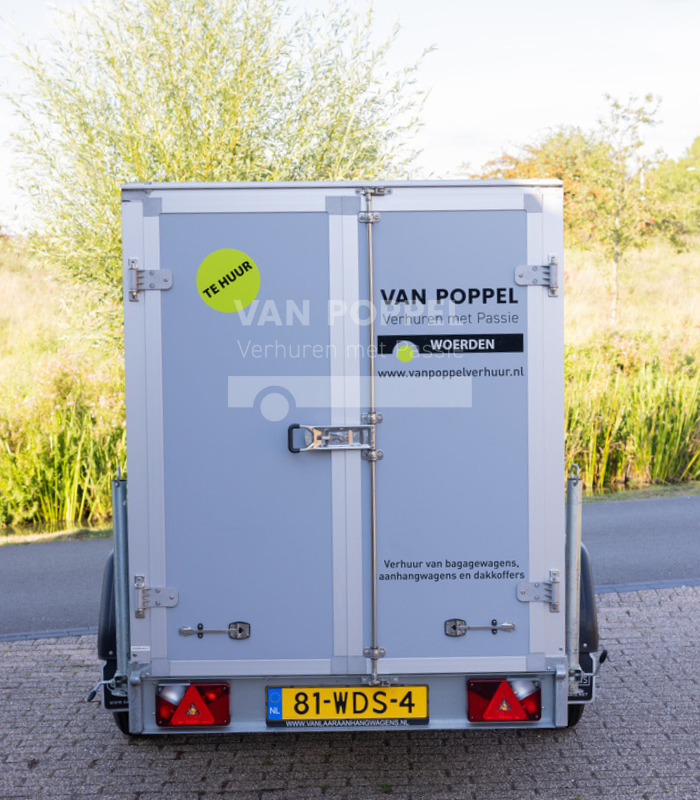 Gesloten aanhanger Saris1