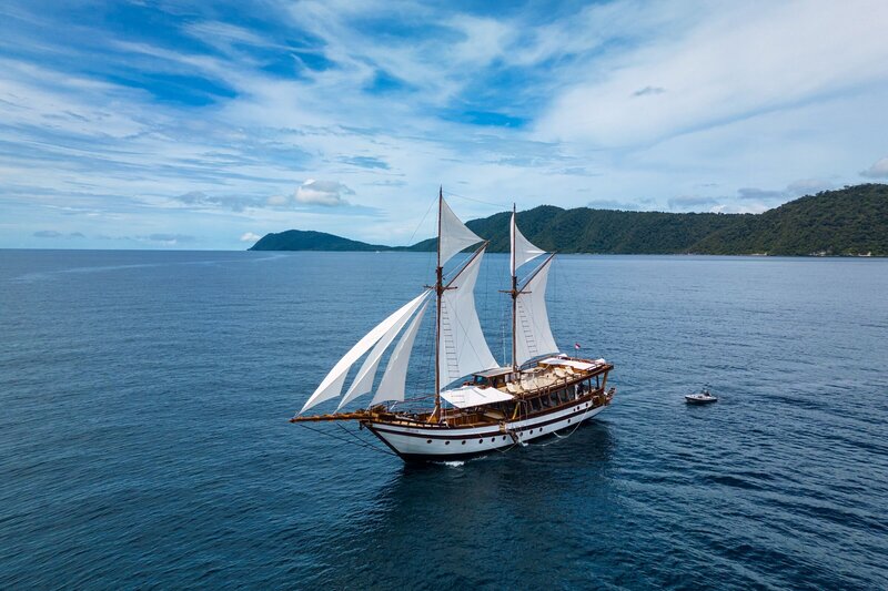 Enjoy personalized service and exceptional comfort on a luxury yacht charter in Indonesia.