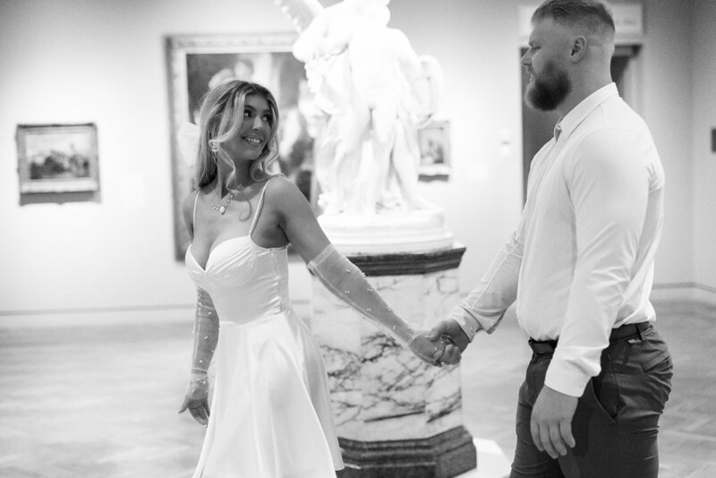 Minneapolis-Institute-Art-Engagement-photo-inspiration-art-gallery-alexandra-robyn-wedding_0014
