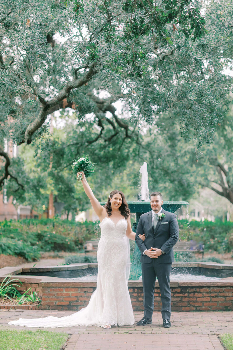 Savannah_Elopement_in_Columbia_Square0014