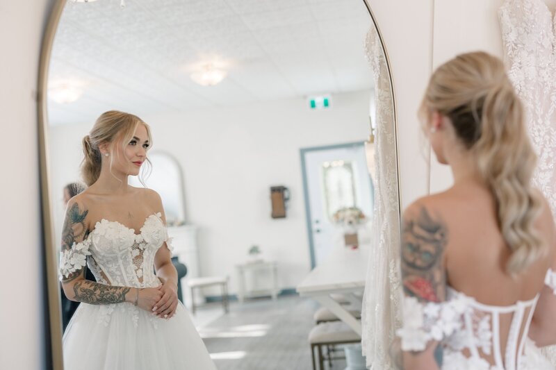 Edmonton Wedding Photos - Pine and Pond Wedding Venue (26)