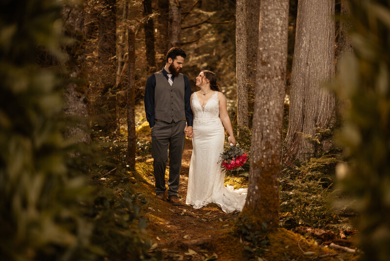 Wedding portraits in the  Oregon  forest | Angie Rich Photography