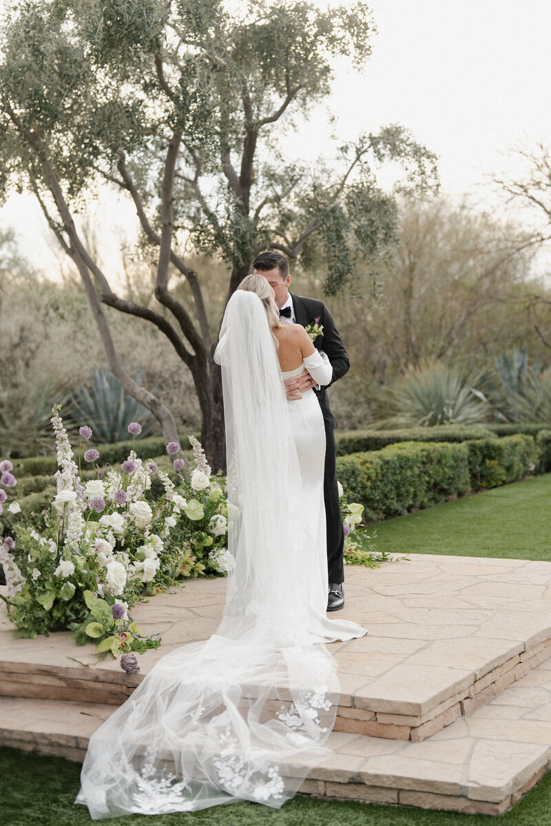 snapdragon bloom bar wedding flowers at the historic Monroe Street Abbey downtown Phoenix, AZ