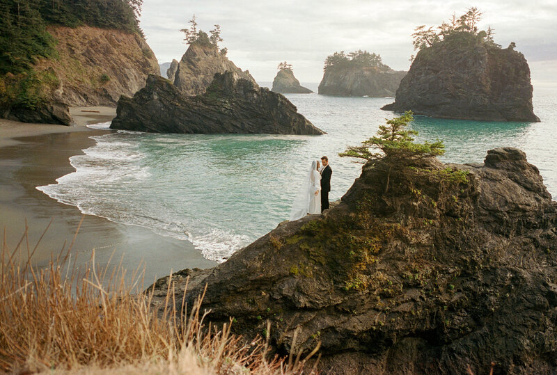 2025-ace-photography-southern-oregon-coast-elopement-film-portraits-01