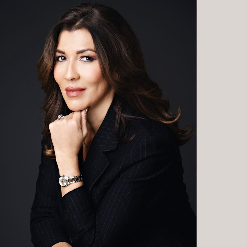 Sandra Roots About