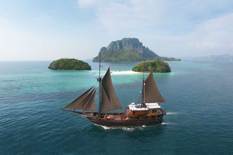 Discover the wonders of diving in Indonesia on a luxury yacht excursion.