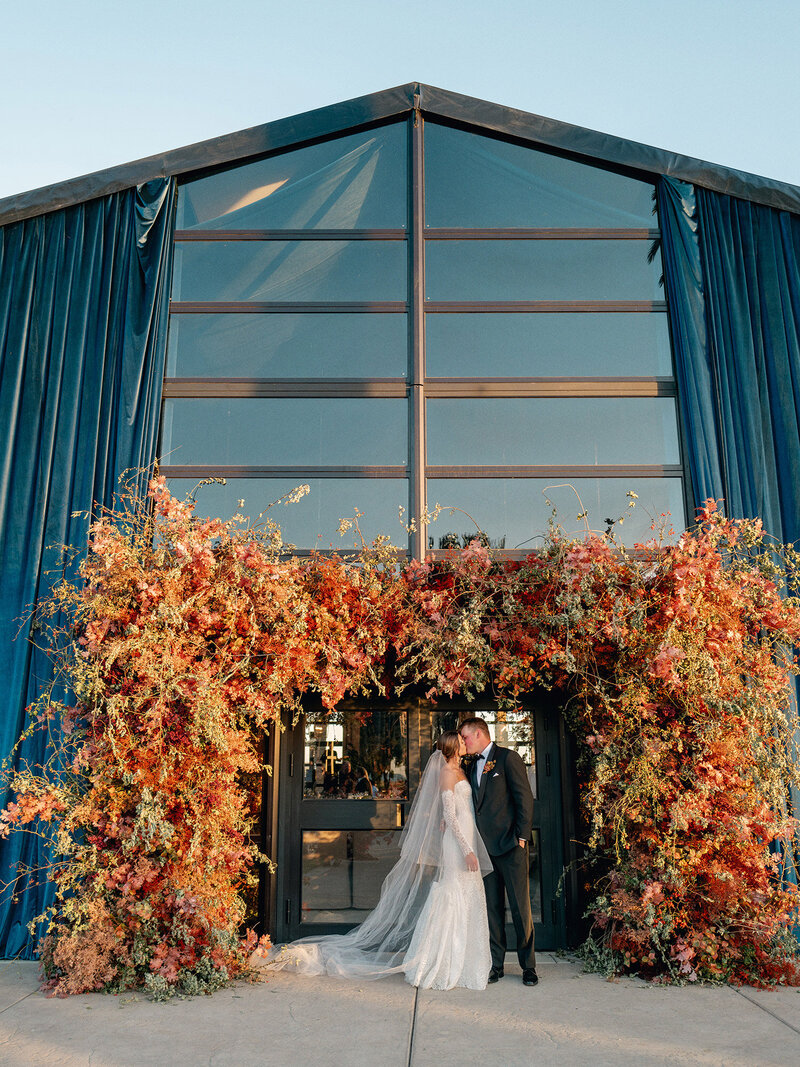 Autumn-Maximalist-Wedding-with-rich-tones-blue-velvet-draping-Ashley-Ludaescher-Photography-Vanessa-Noel-Events-0085