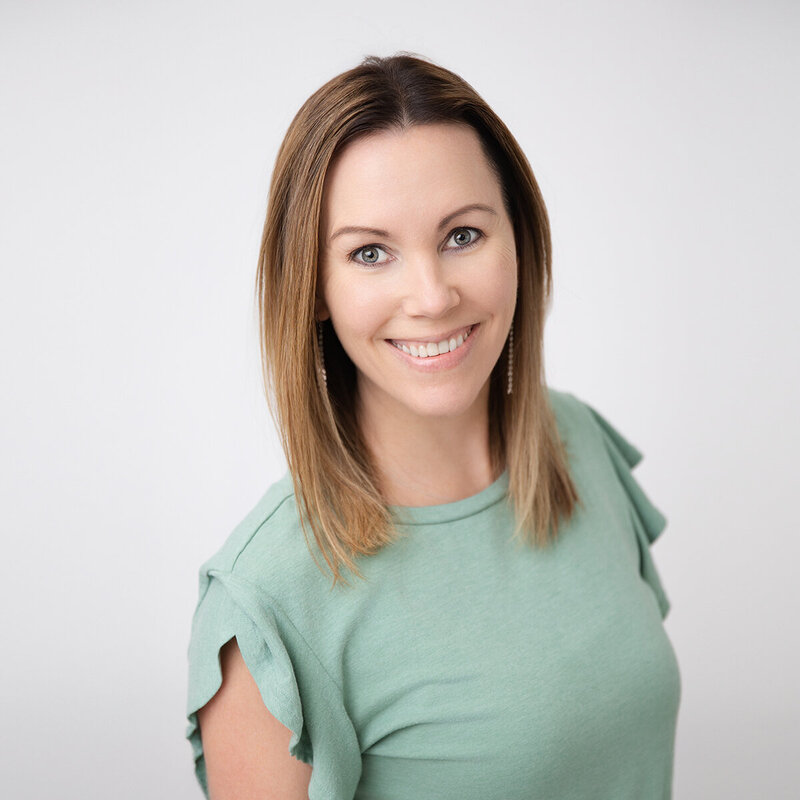 HeadshotLightGreen_S2_7650-PR_R_Square