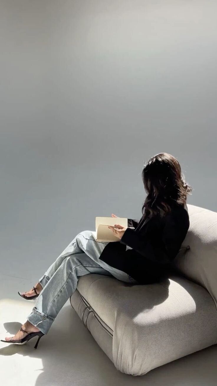 Black and white portrait of the website designer