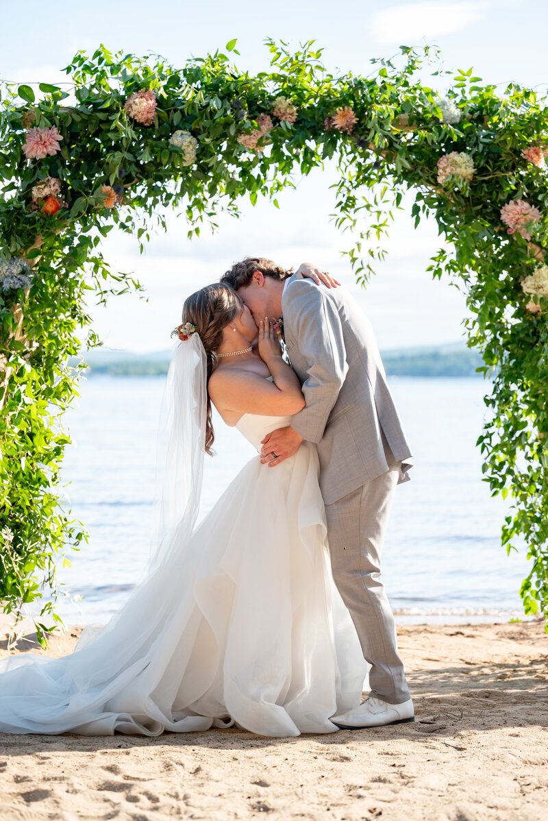 Maddie-Mike_WeddingPreviews_38