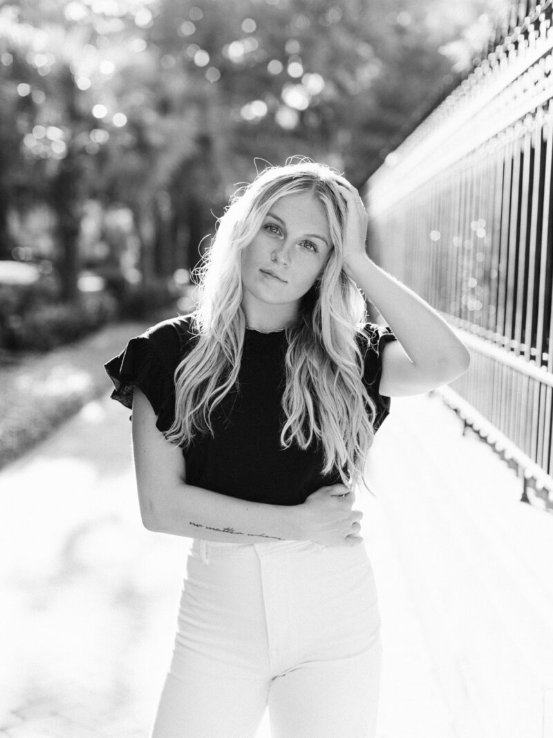 123-torianna-brooke-portraiture-historic-downtown-savannah-senior-session-faith