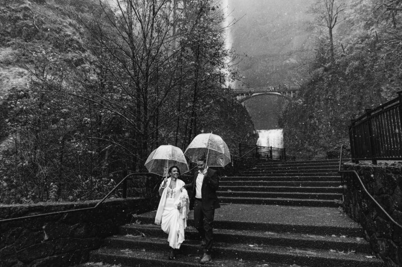 Multnomah-Falls-elopement