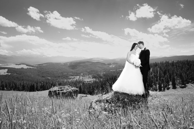 Colorado-Wedding-Photographer-Mountain-Couple-Wildflower-Weddings-3