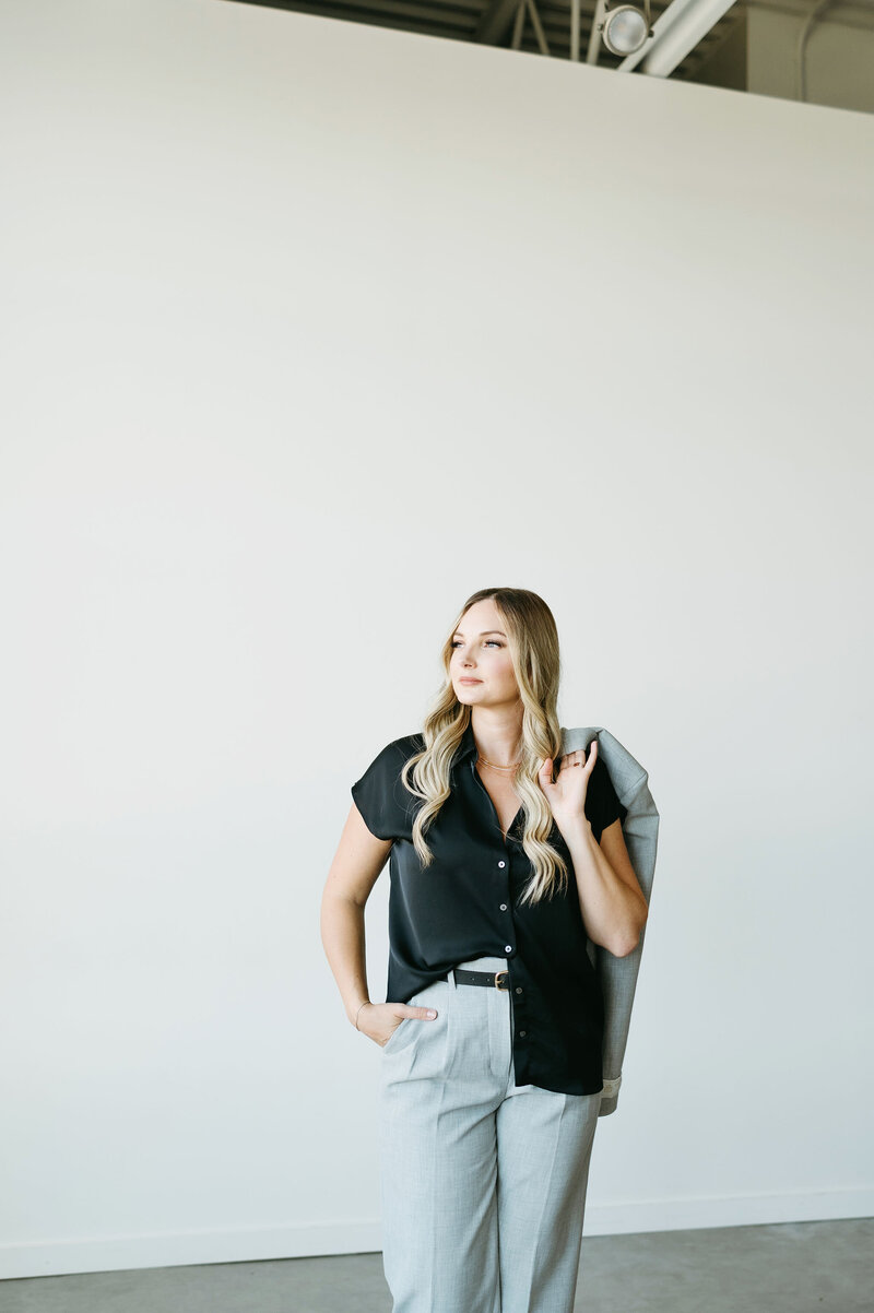 Work with Karly Whitaker for HoneyBook consulting and streamline your online business.