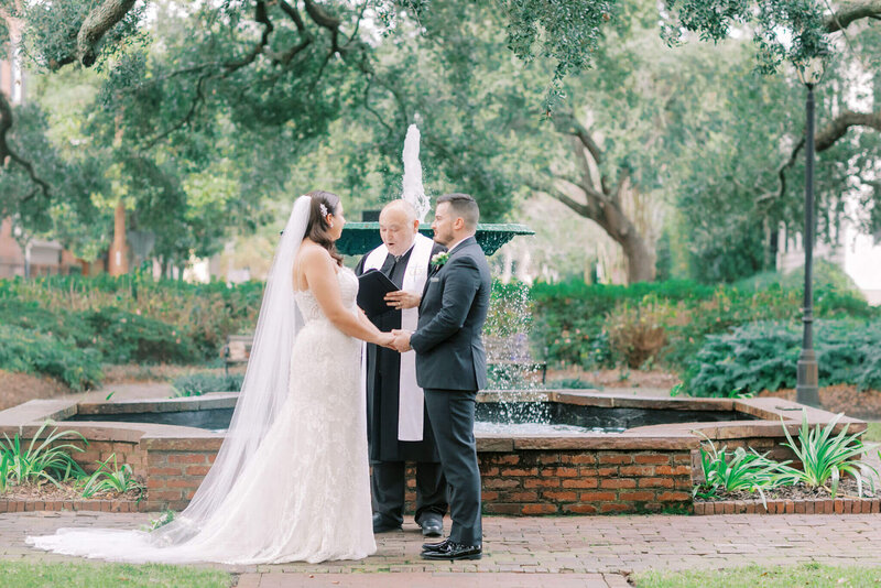 Savannah_Elopement_in_Columbia_Square0007