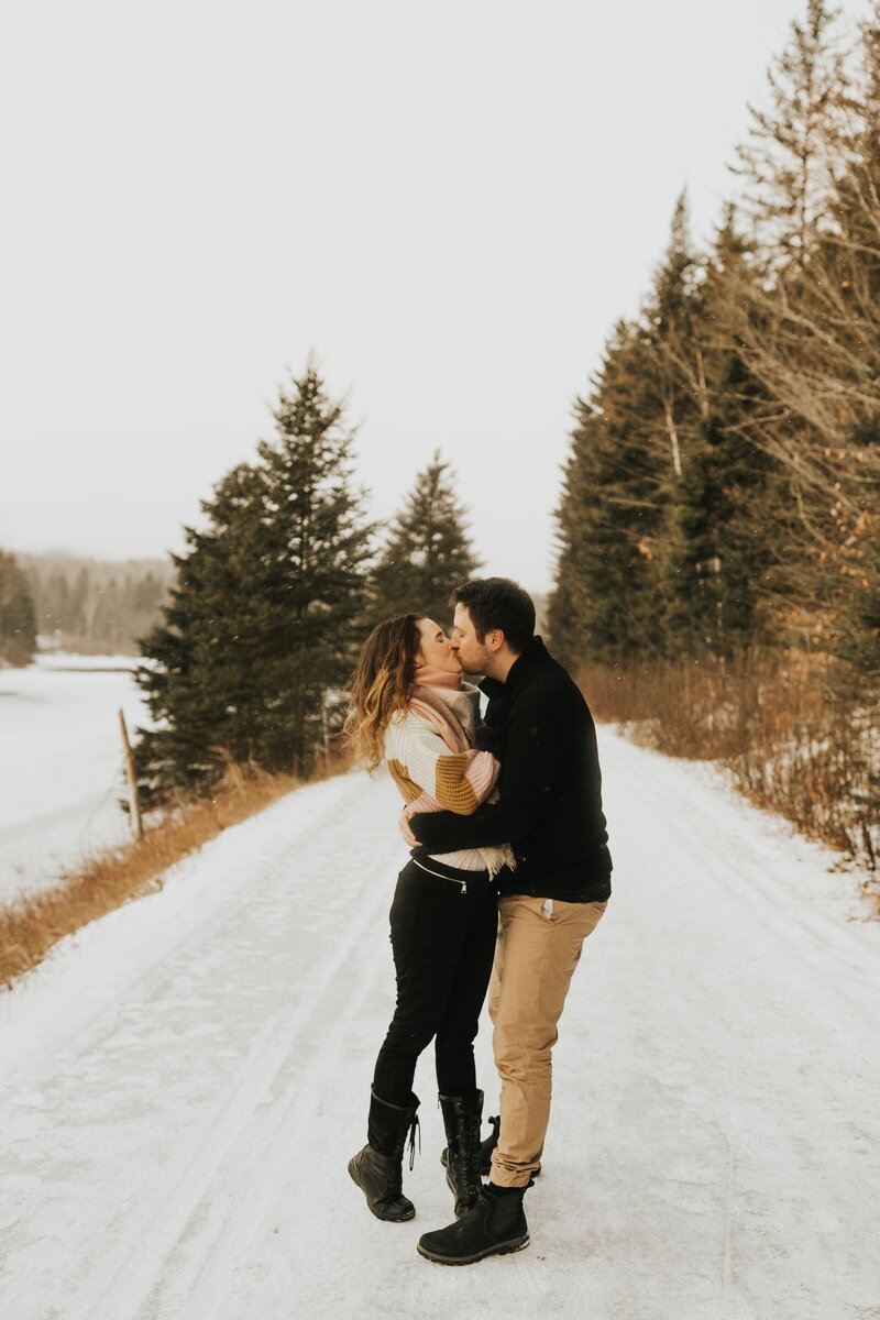 winter couple photoshoot