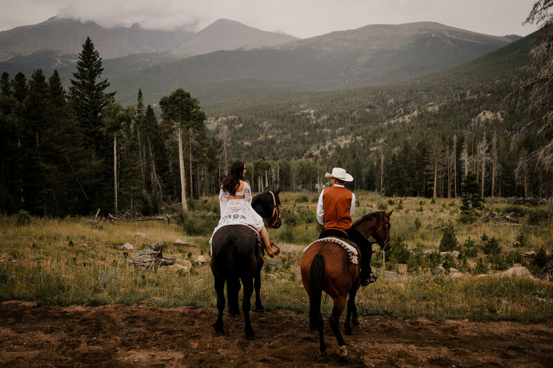 elopement on a horse in the mountains
