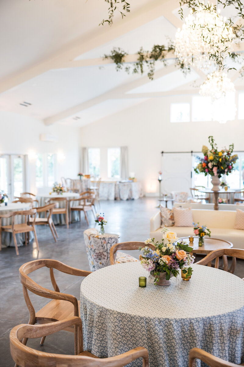 the-legacy-at-willow-pond-crystal-chandlier-legacy-hall-wedding-venue-hampton-roads.jpg