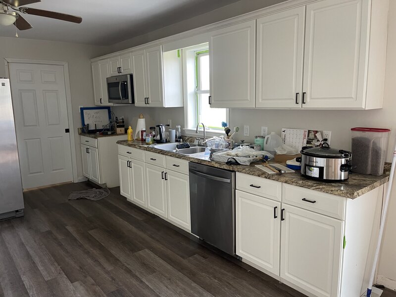 Photo of a kitchen before it was remodeled and staged.