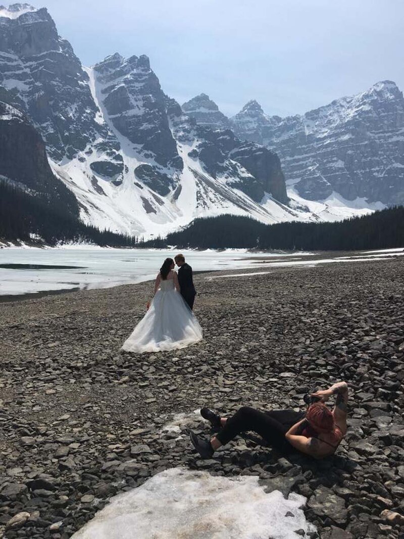 mountain-wedding-at-moraine-lake