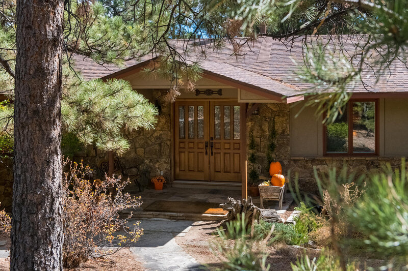 2907 S Hiwan Drive-001-23-Front Entrance Exterior-MLS_Size
