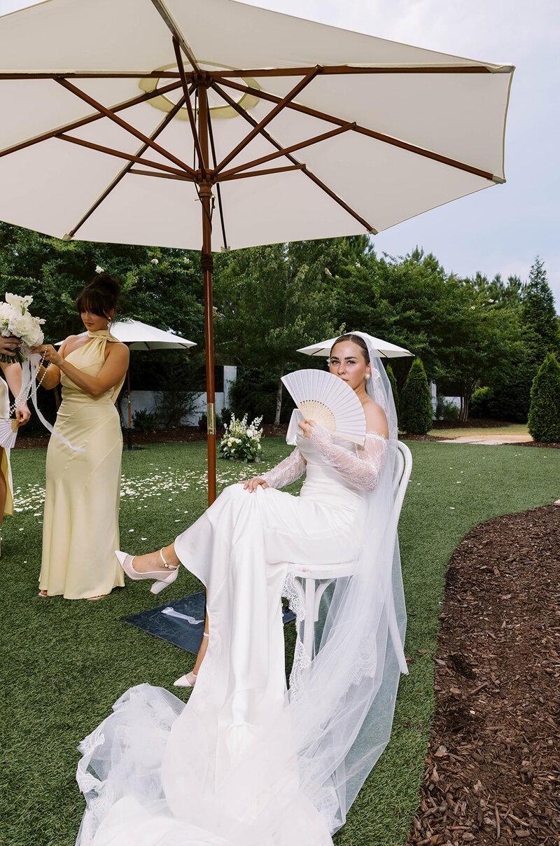 Bridal portraits at the oxbow estate wedding venue in North CArolina