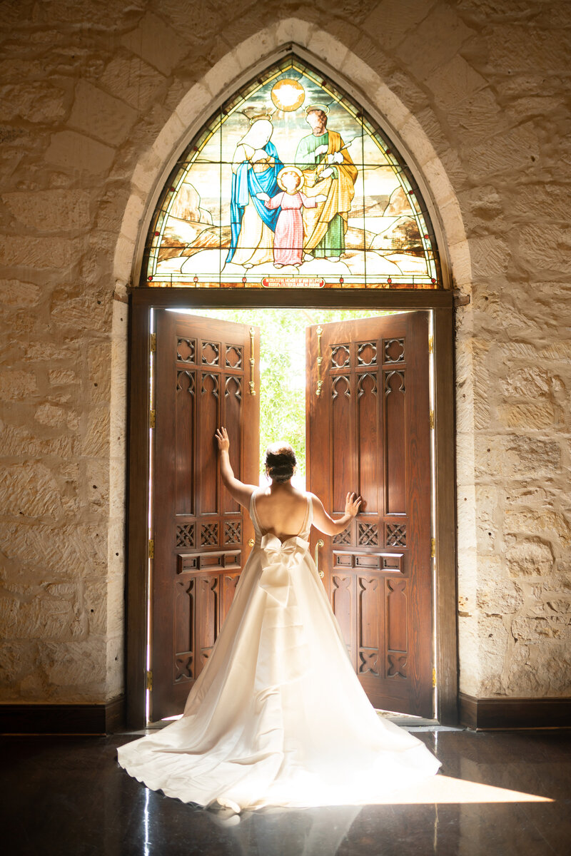 Bride smiling with Horse