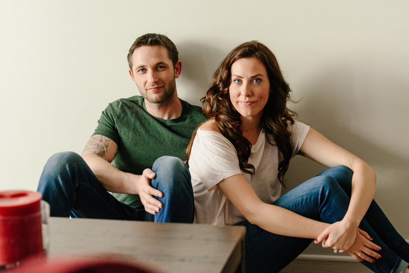 milwaukee-home-engagement-the-paper-elephant-010