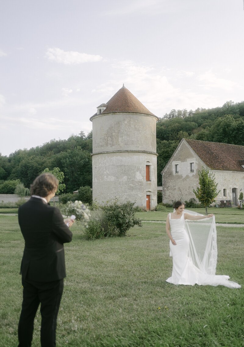 FrenchWeddingPhotographer_PiaBacino_AbbayedeReignyWedding116