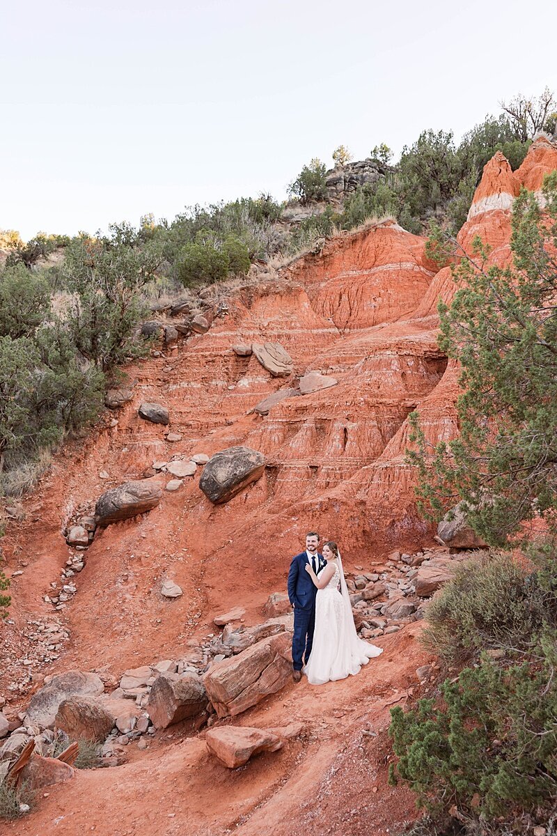 palo-duro-canyon-texas-destination-wedding-photographer-romantic-outdoor-wedding-at-palo-duro-canyon