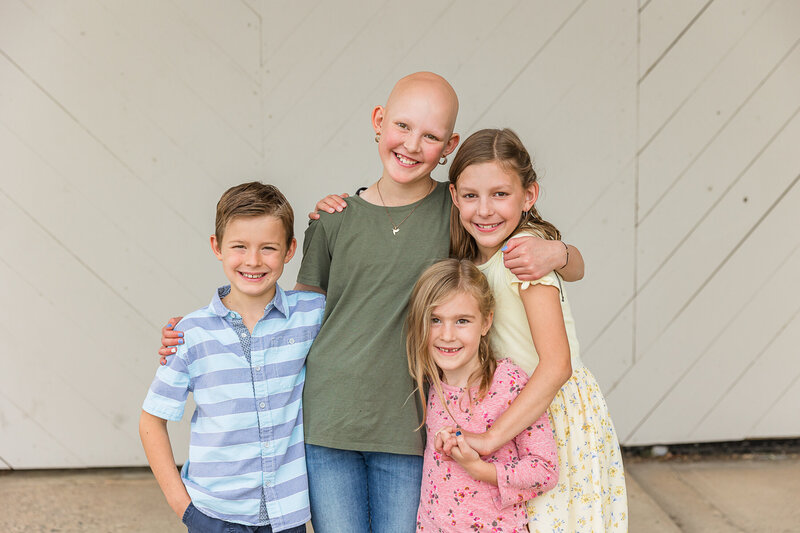 2024-krystal-moore-photography-white-wall-mini-moose-jaw-family-7