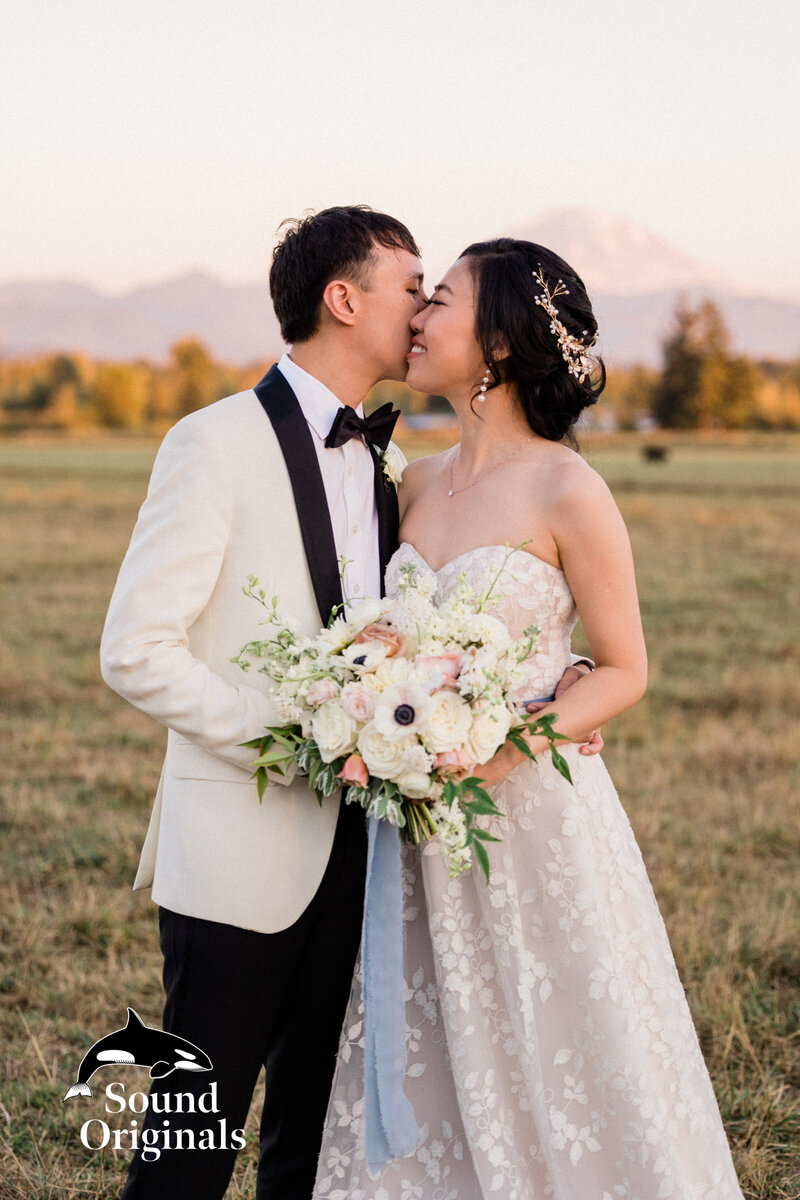 girlfriend says yes at smith tower engagement session