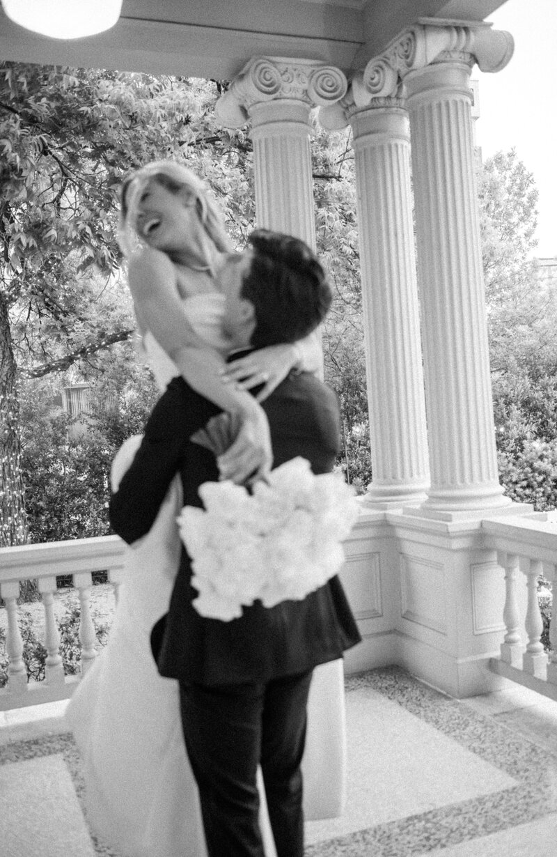 Allie Goodspeed is a wedding photographer based out of Austin, Texas serving Texas and beyond.