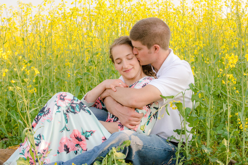 JandDstudio-farm-vintage-family-spring-couple-flowers (2)