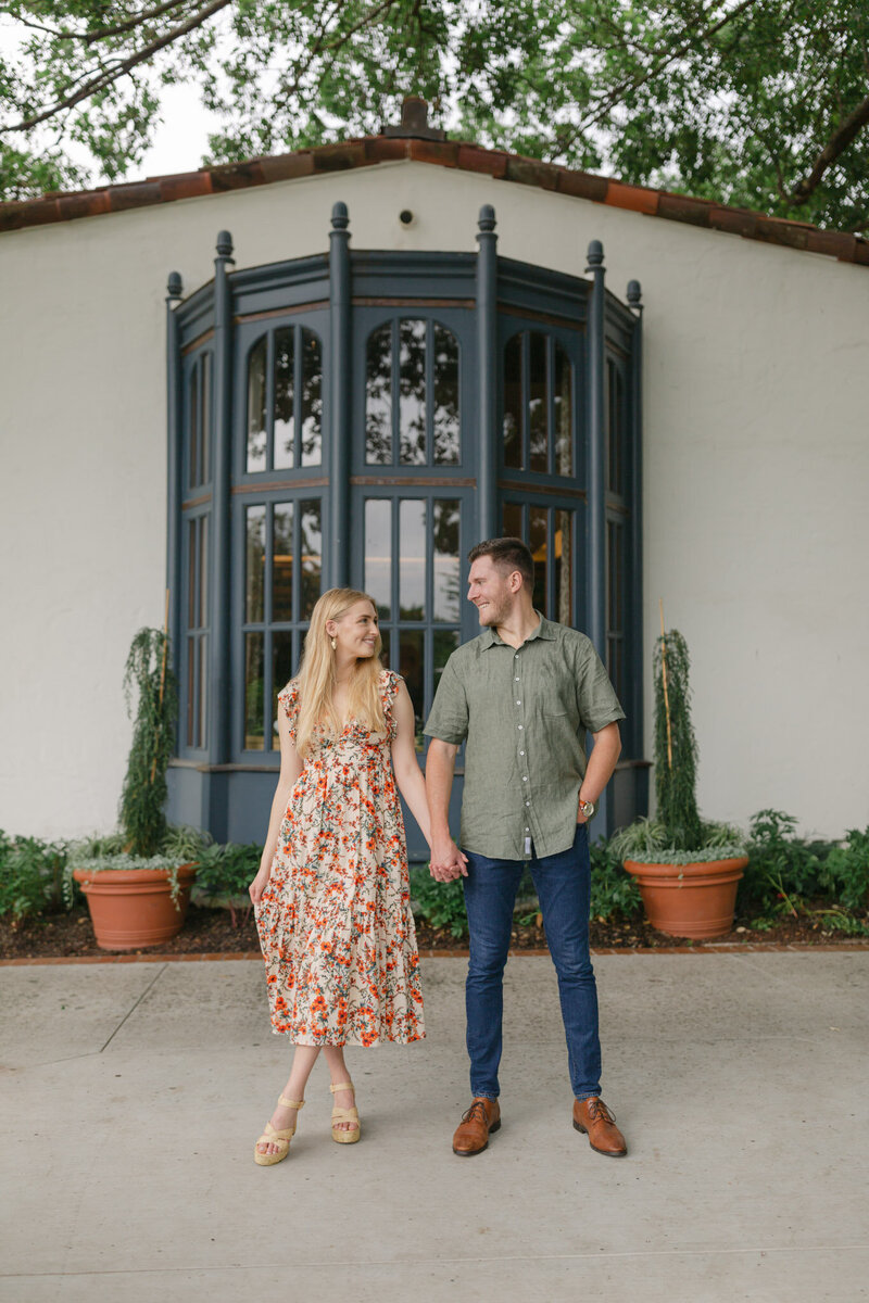 engagement photos at Dallas Arboretum