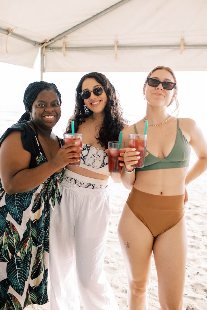 retreat sisters with drinks